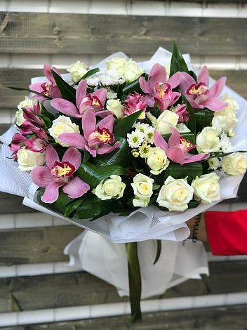Букет цветов из: Розы и Хризантемы в Черге