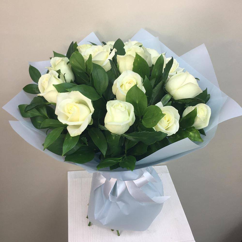 Букет 15 Белых роз Проуд в Черге