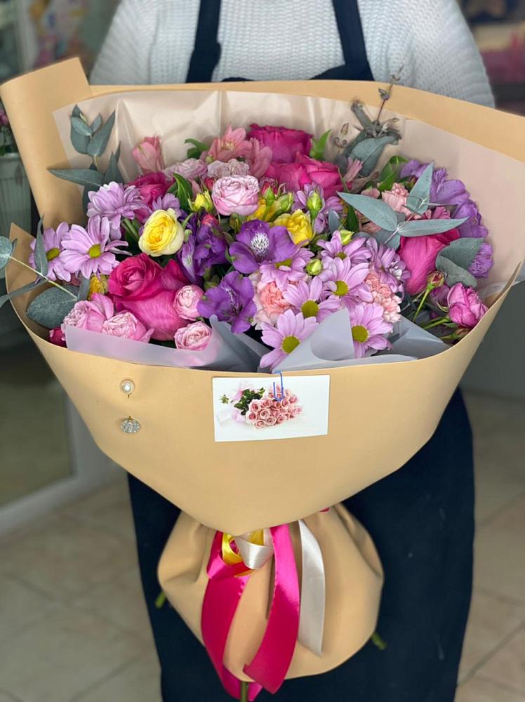 Букет цветов из: Хризантемы, Гвоздики и Альстромерии в Черге