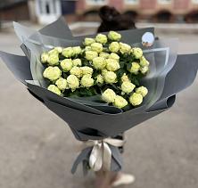 Букет Белые кустовые розы Солинеро в Черге