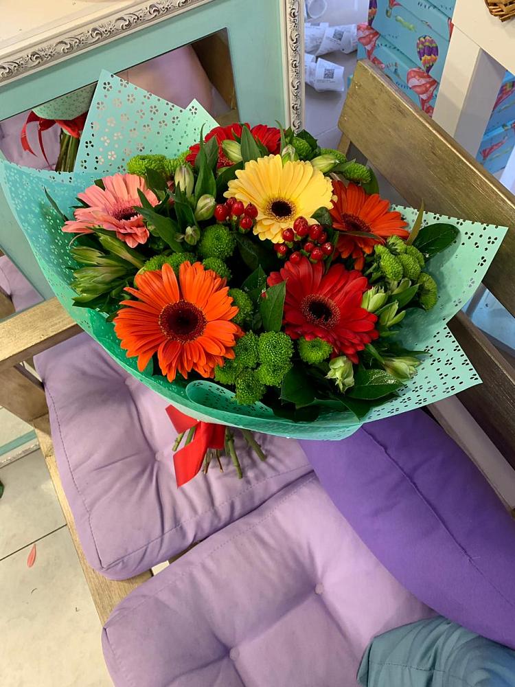 Букет цветов из: Герберы, Хризантемы и Альстромерии в Черге