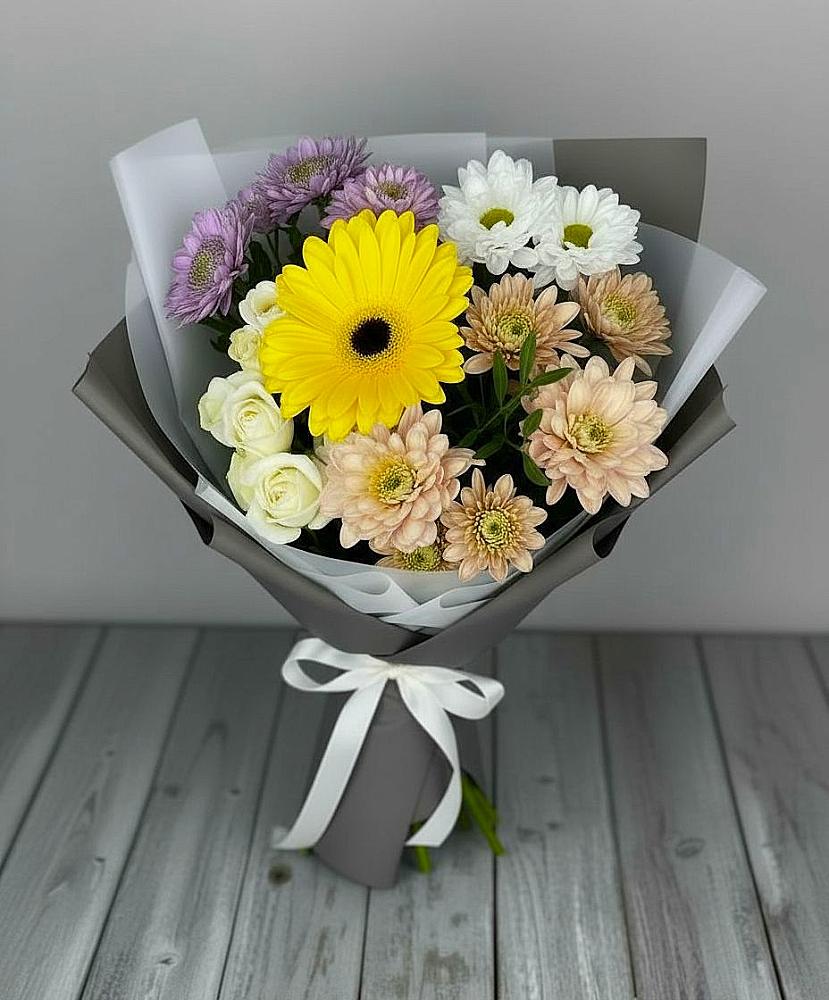 Букет цветов из: Розы, Герберы и Хризантемы в Черге