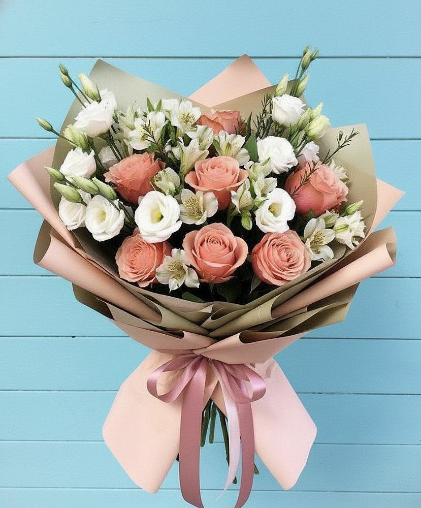 Букет цветов из: Розы, Альстромерии и Лизиантусы в Черге