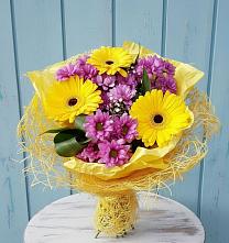Букет цветов из:  Хризантемы и Герберы в Черге