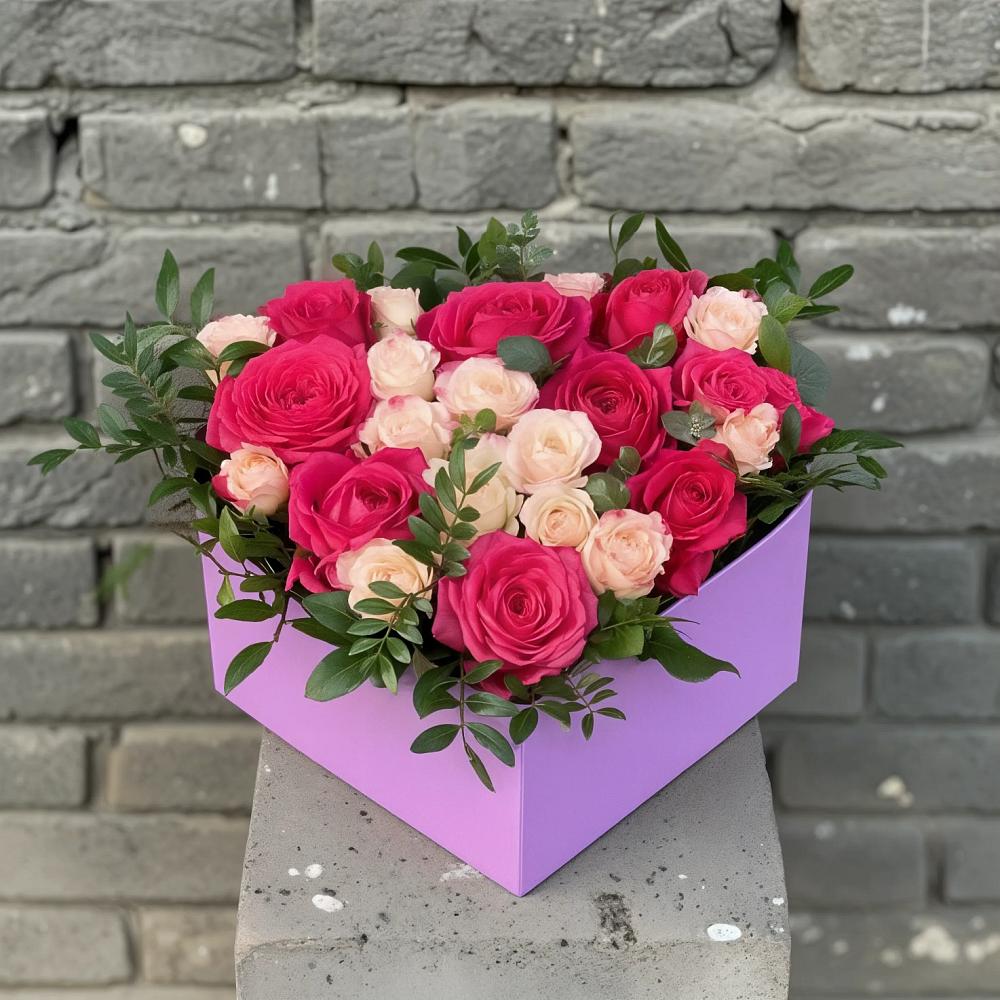 Цветочная композиция из Розы в коробке в Черге