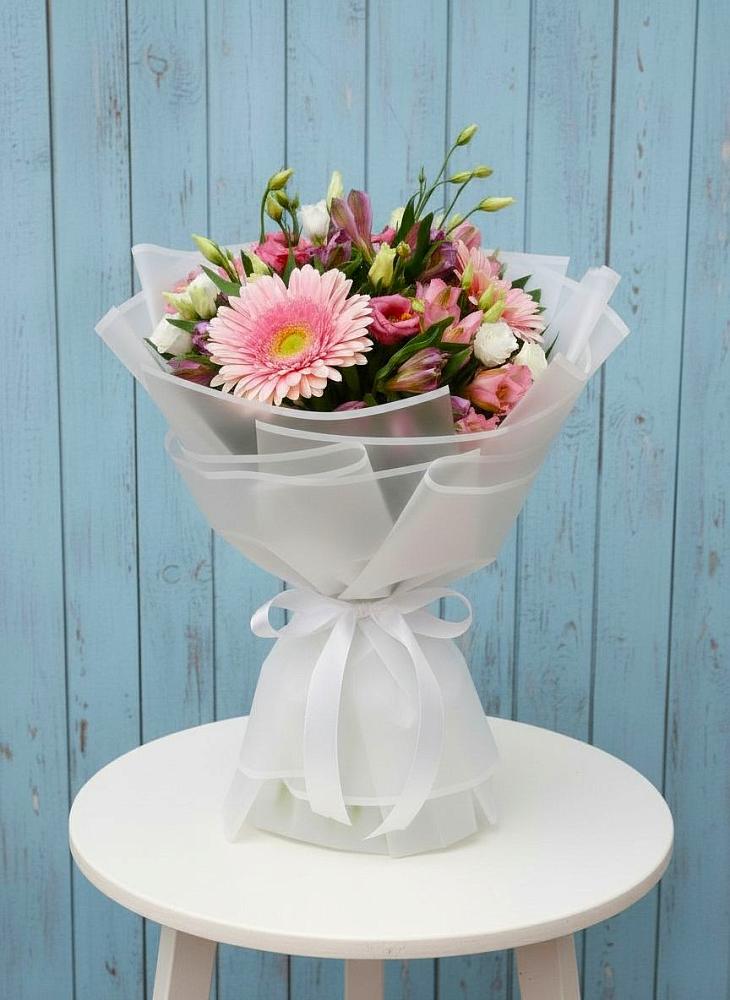 Букет цветов из: Герберы, Альстромерии и Лизиантусы в Черге