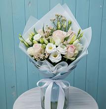 Букет цветов из:  Розы и Лизиантусы в Черге