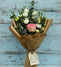 Букет цветов из:  Розы и Лизиантусы в Черге