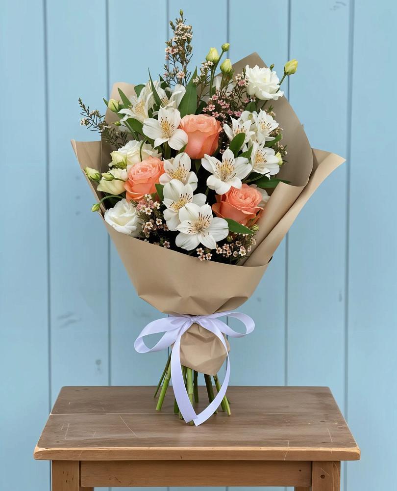 Букет цветов из: Альстромерии, Лизиантусы, Розы и Хризантемы в Черге