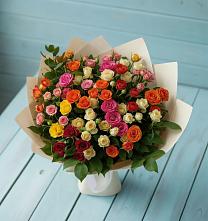 Букет Микс из разноцветных кустовых роз в Черге