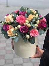 Цветочная композиция из Розы в шляпной коробке в Черге