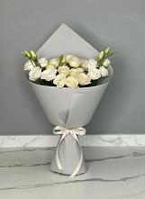 Букет цветов из:  Розы и Лизиантусы в Черге